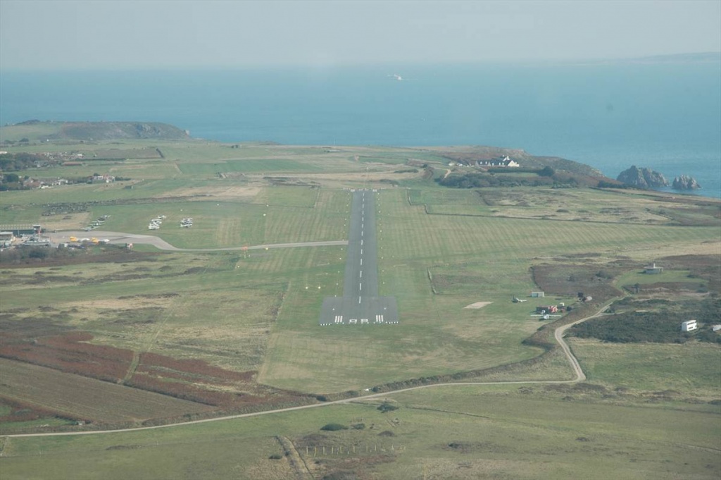 35 Nadering van Alderney Airport