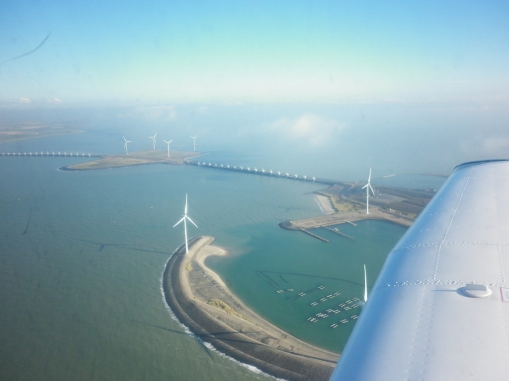 11 De Oosterschelde kering