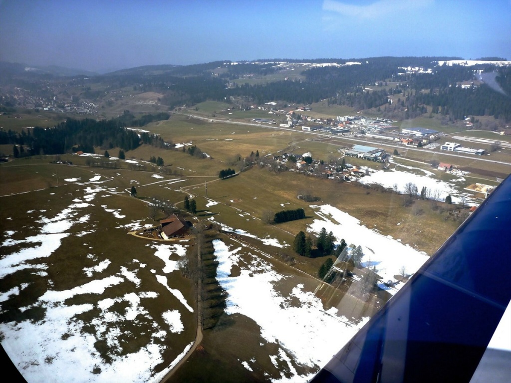 013 Downwind Les Eplatures Airport - LSGC