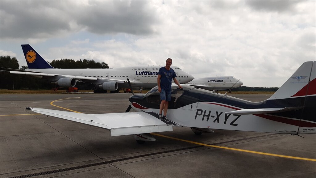 08 Twente Airport   klein naast groot